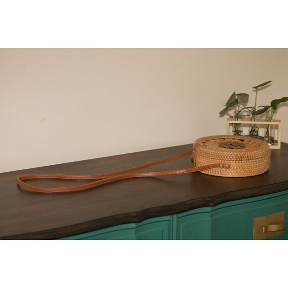 Authentic Bali Rattan Round Bag – Handwoven Ata Boho Purse with Batik Lining - Picture 3 of 16